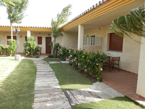 Patio, Facade/entrance, Day