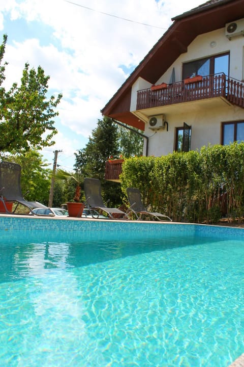 Garden, Swimming pool, Swimming pool