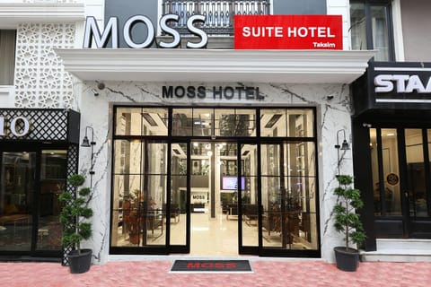 Property building, Facade/entrance