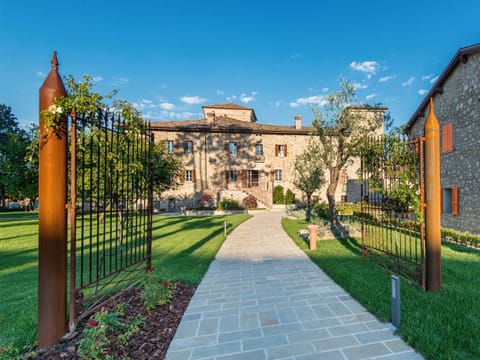 Facade/entrance, Garden