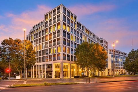 Property building, Facade/entrance, City view