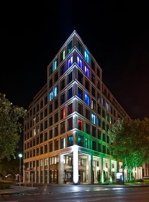 Property building, Facade/entrance, Off site, Night, City view, Location