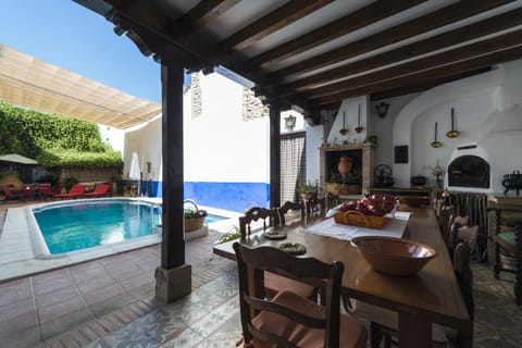 Swimming pool, Swimming pool