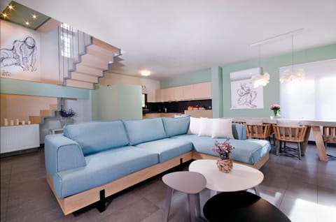 Living room, Seating area, Dining area