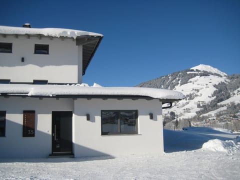 Facade/entrance, Winter, Mountain view