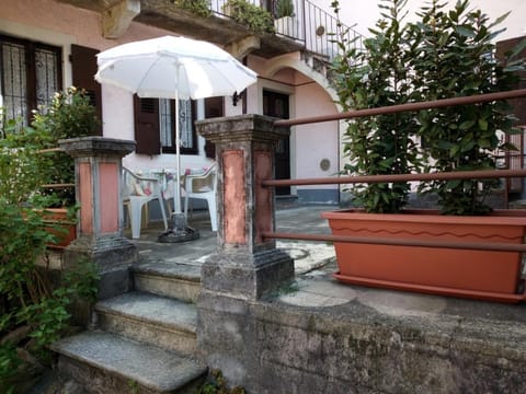 Property building, Patio, Facade/entrance, Garden, Balcony/Terrace, Other, Floor plan, Garden view