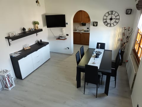 TV and multimedia, Living room, Seating area, oven