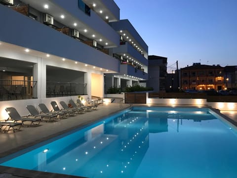 Property building, Swimming pool