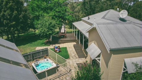 Property building, Hot Tub