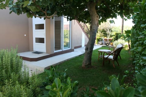BBQ facilities, Garden, Balcony/Terrace, Seating area