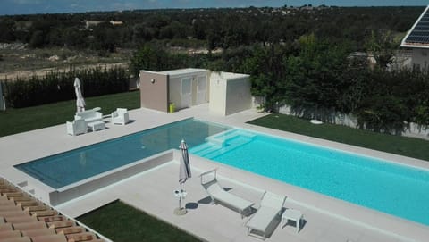 Day, Natural landscape, Pool view, Swimming pool, sunbed
