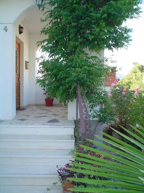 Apartment with terrace Apartment in Šibenik-Knin County, Croatia