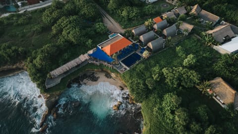 Property building, Nearby landmark, Natural landscape, Bird's eye view, Sea view