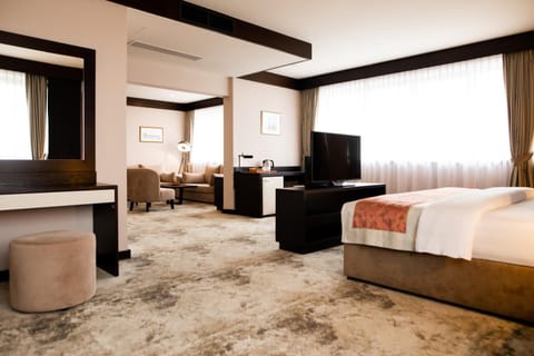 Bed, TV and multimedia, Coffee/tea facilities, Photo of the whole room, Seating area, Bedroom, hair dresser