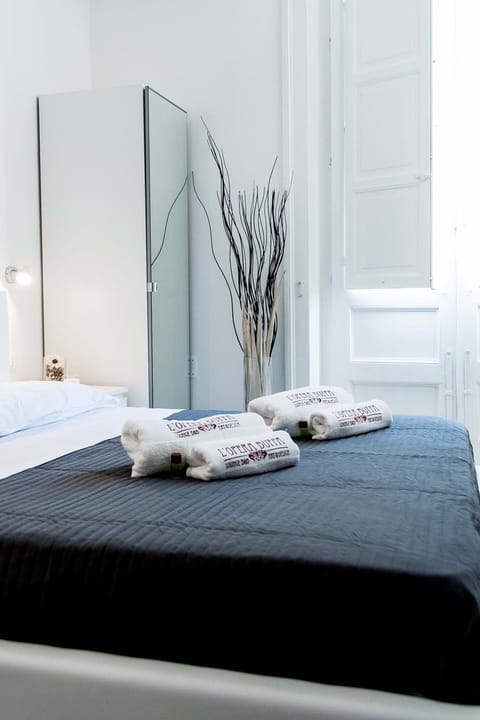 Bed, Decorative detail