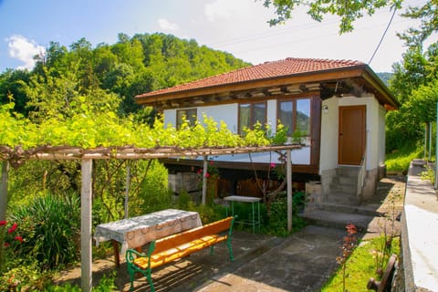 Holiday Home Lyubovo Bed and Breakfast in Gabrovo