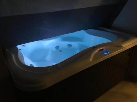 Hot Tub, Spa and wellness centre/facilities, Pool view