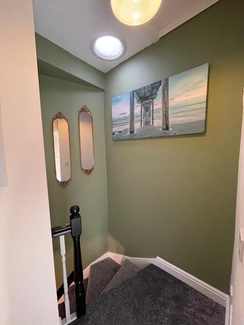 Plover Cottage House in Huddersfield