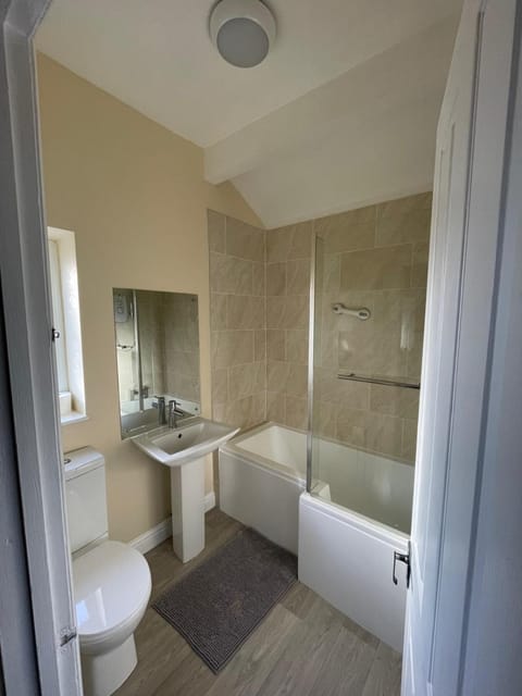 Plover Cottage House in Huddersfield