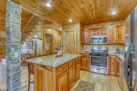 Sophie`S Retreat House in Mineral Bluff