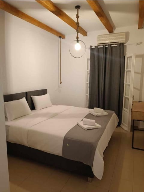 Bay's Apartment hotel in Spetses