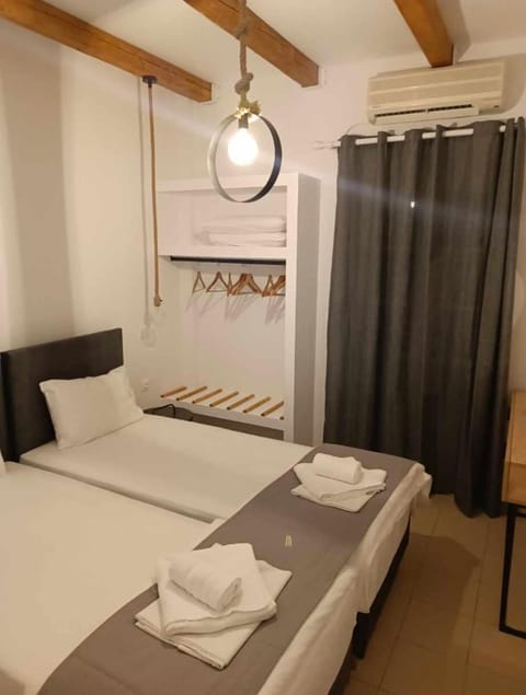 Bay's Apartment hotel in Spetses