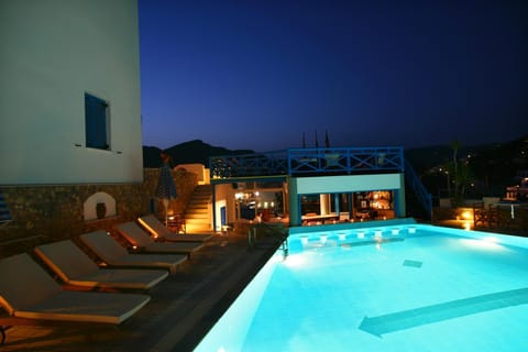Balcony/Terrace, Swimming pool, Swimming pool