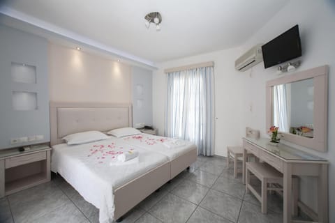 Day, Photo of the whole room