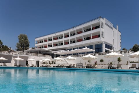 Property building, Facade/entrance, Swimming pool