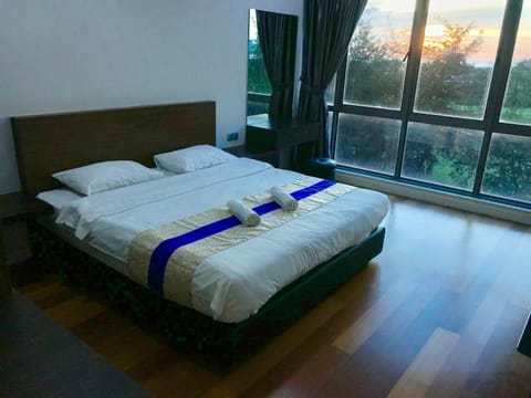 Bedroom, On site, Landmark view, Sea view