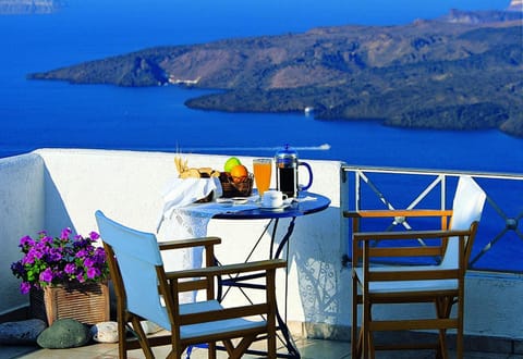Patio, Balcony/Terrace, River view, Breakfast