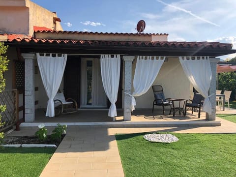 Patio, Facade/entrance, Garden