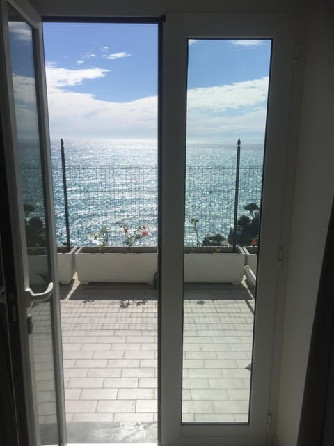 View (from property/room), Balcony/Terrace, Sea view