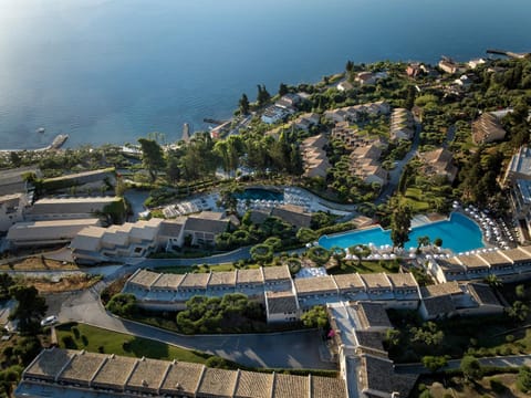 Property building, Natural landscape, Bird's eye view, Sea view, Swimming pool