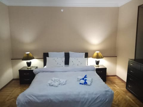 Spring, Night, Activities, Decorative detail, Bedroom, On site