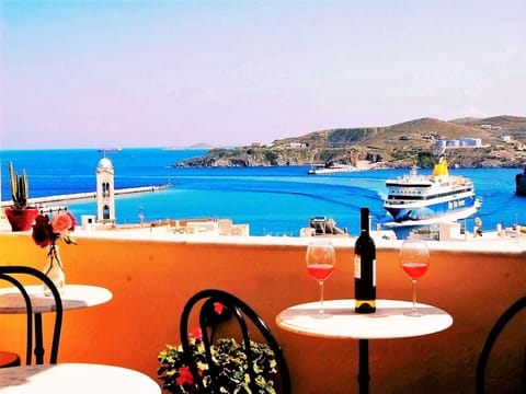 Patio, Bird's eye view, Balcony/Terrace, City view, Landmark view, Mountain view, Sea view
