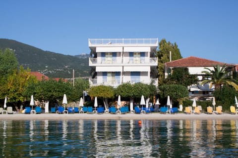 Facade/entrance, Area and facilities