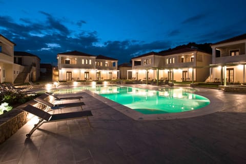 Property building, Garden, Swimming pool