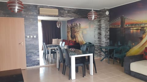 Living room, Seating area, Dining area, internet, air conditioner