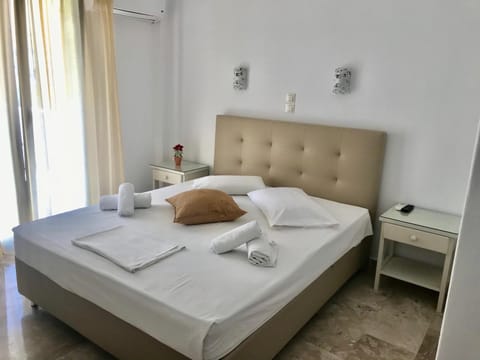 Vassiliki Rooms Bed and Breakfast in Paros
