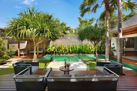 Patio, Garden, Balcony/Terrace, On site, Pool view, Swimming pool, Drinks