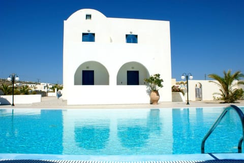 Facade/entrance, Swimming pool, Swimming pool