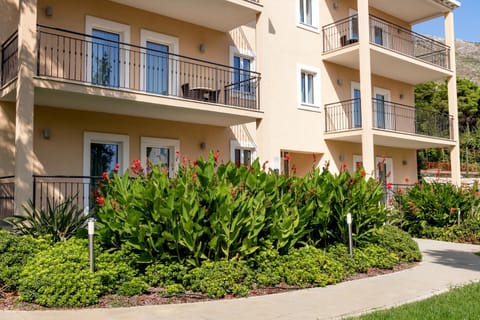 Facade/entrance, Garden