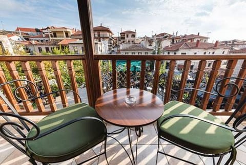 Balcony/Terrace, Street view