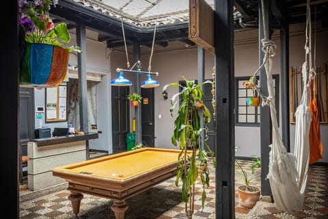 Billiard, Game Room