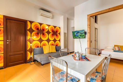 AwesHomeItaly - Cinque Terre Colors Studio Apartment in La Spezia
