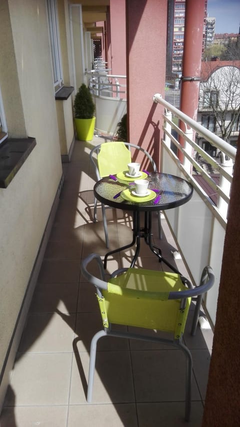 View (from property/room), Balcony/Terrace, Seating area