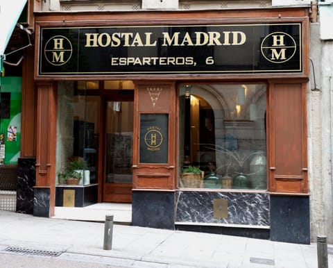 Facade/entrance, Logo/Certificate/Sign