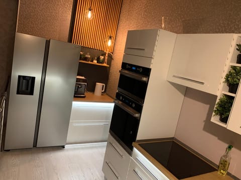 Kitchen or kitchenette, Communal kitchen