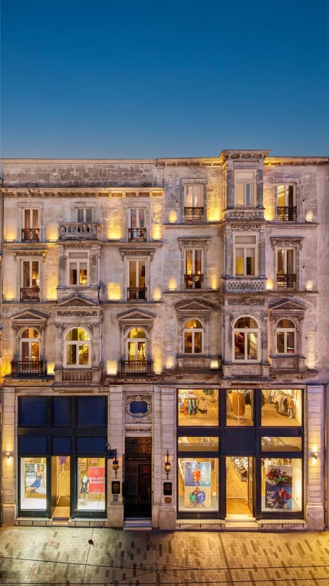 Property building, Night, City view, Location